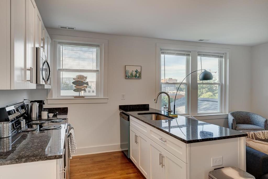 Ferienwohnung Greatly Located And Elegant 1Br With Parking Durham Exterior foto